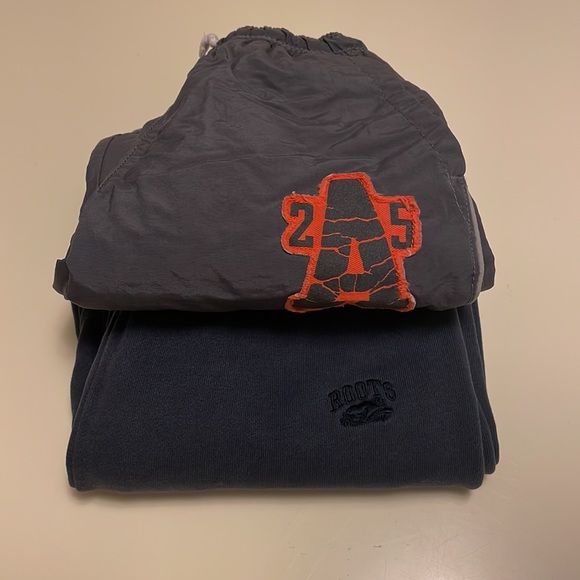 2 pairs of Boys pants size 4 - Picture 2 of 8